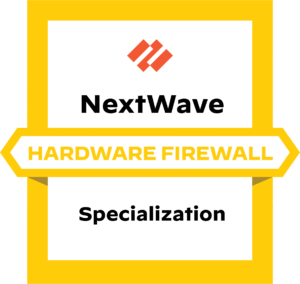 Abzeichen mit Palo Alto Networks Logo und der Aufschrift ‘NextWave Hardware Firewall Specialization’ auf weissem Hintergrund mit gelbem Rahmen